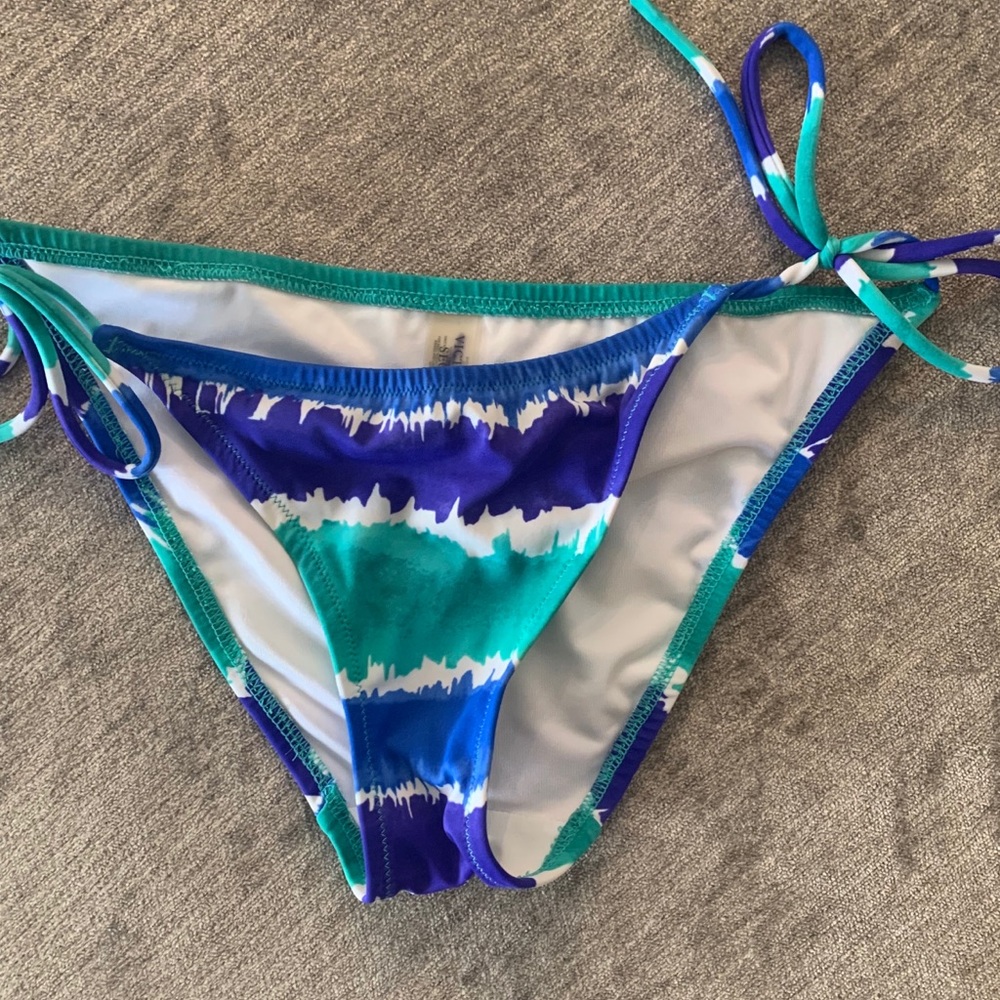 String Bikini - image 2